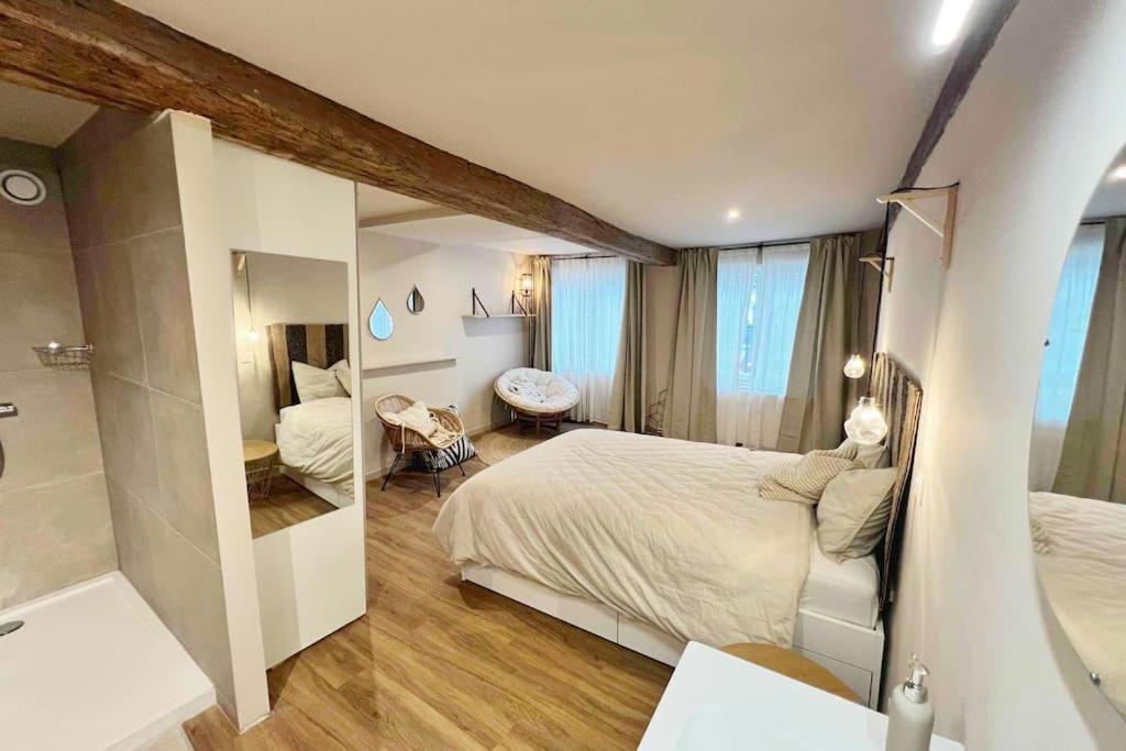 Maison avec 4 suites & Rooftop en plein centre ville - Place Saint Paul