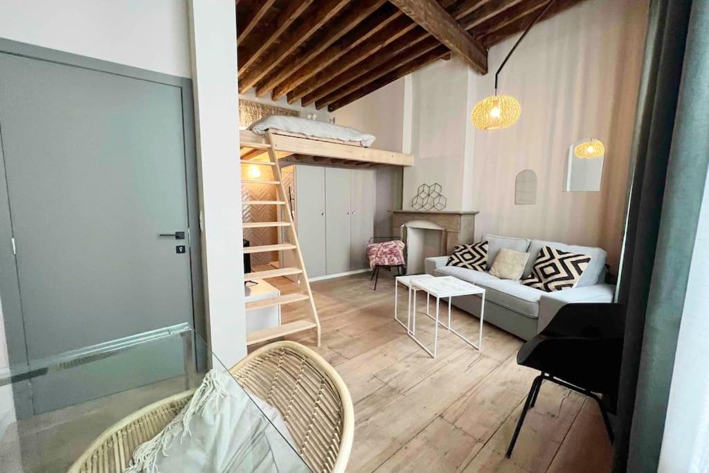 Maison avec 4 suites & Rooftop en plein centre ville - Place Saint Paul