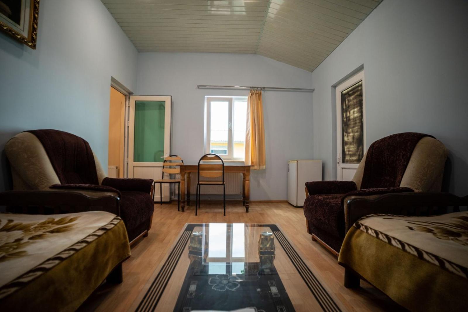 Arevik Resort Cottages