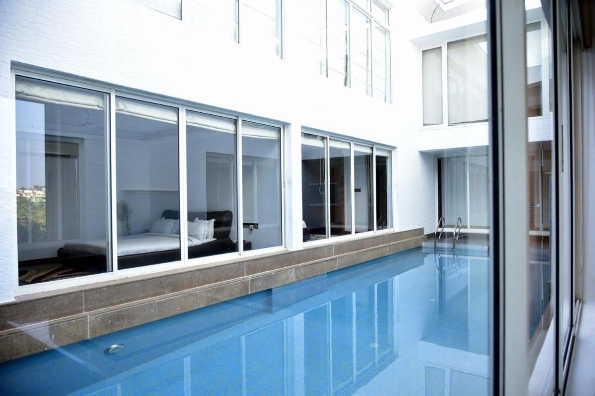 La Famille Villa view 4