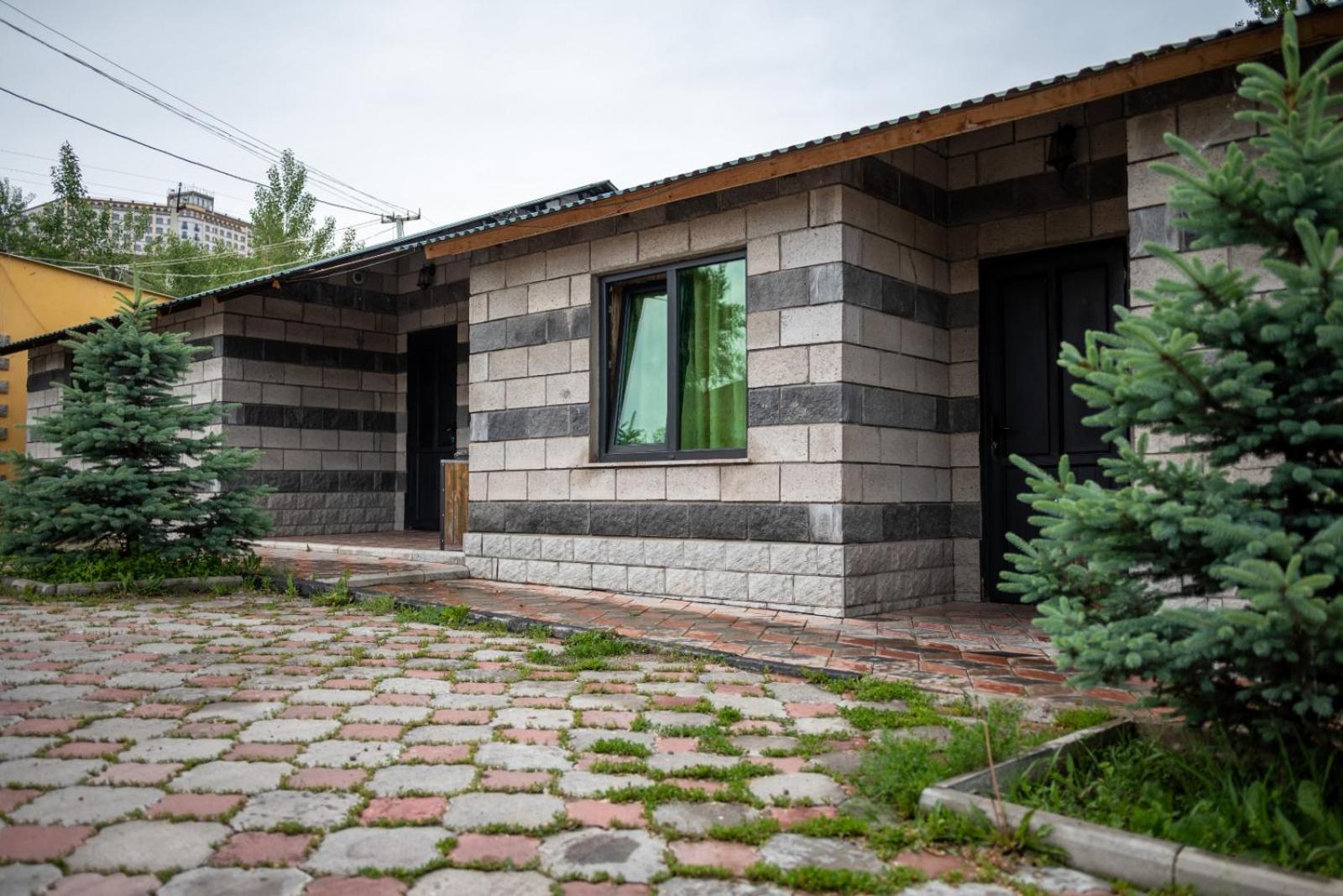 Arevik Resort Cottages