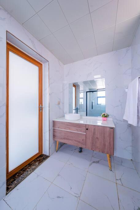 Zen Duplex facing Nairobi National Park near Airport SGR w Pool Gym Restaurant