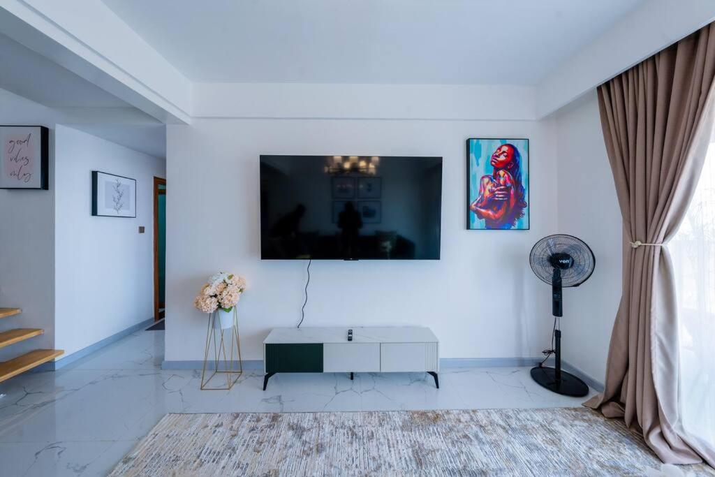 Zen Duplex facing Nairobi National Park near Airport SGR w Pool Gym Restaurant