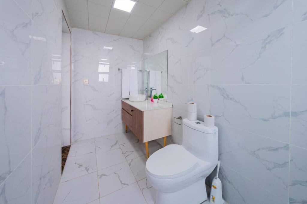 Zen Duplex facing Nairobi National Park near Airport SGR w Pool Gym Restaurant