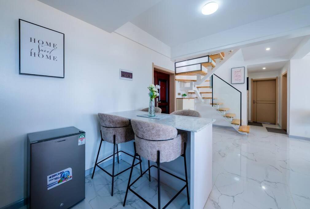 Zen Duplex facing Nairobi National Park near Airport SGR w Pool Gym Restaurant