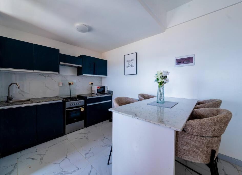 Zen Duplex facing Nairobi National Park near Airport SGR w Pool Gym Restaurant