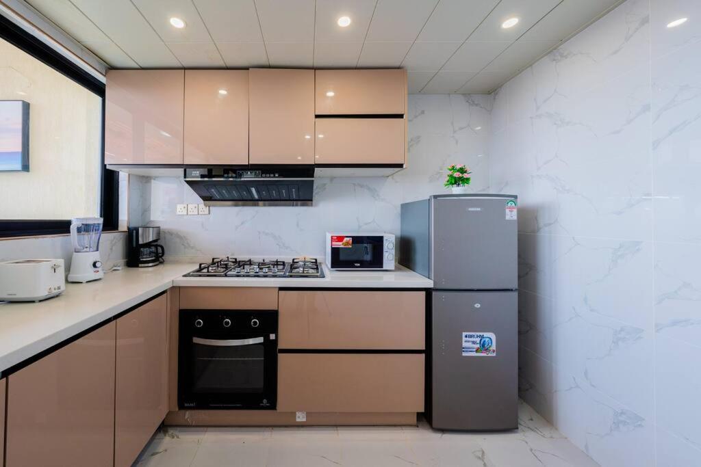 Zen Duplex facing Nairobi National Park near Airport SGR w Pool Gym Restaurant