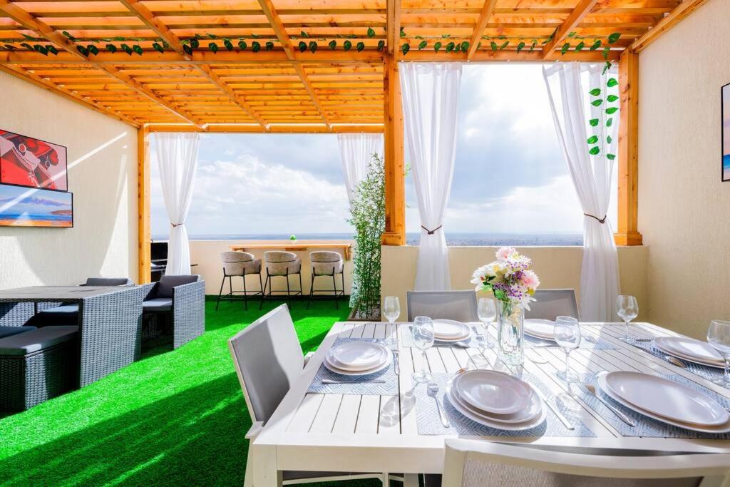 Zen Duplex facing Nairobi National Park near Airport SGR w Pool Gym Restaurant