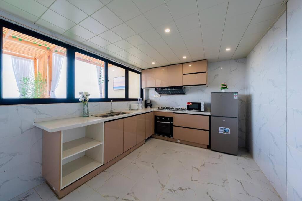 Zen Duplex facing Nairobi National Park near Airport SGR w Pool Gym Restaurant