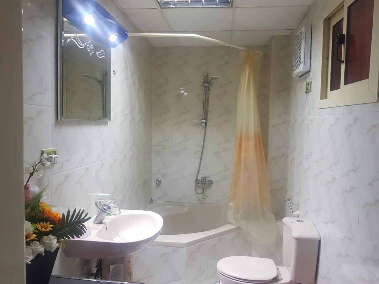 Fabulous Apartment in Sheraton Heliopolis ,5 minutes from Cairo Airport
