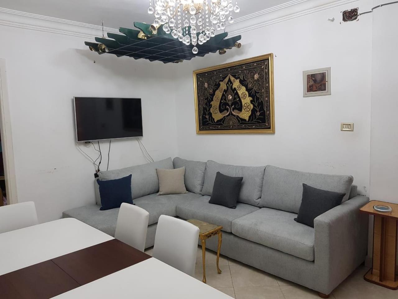 Fabulous Apartment in Sheraton Heliopolis ,5 minutes from Cairo Airport
