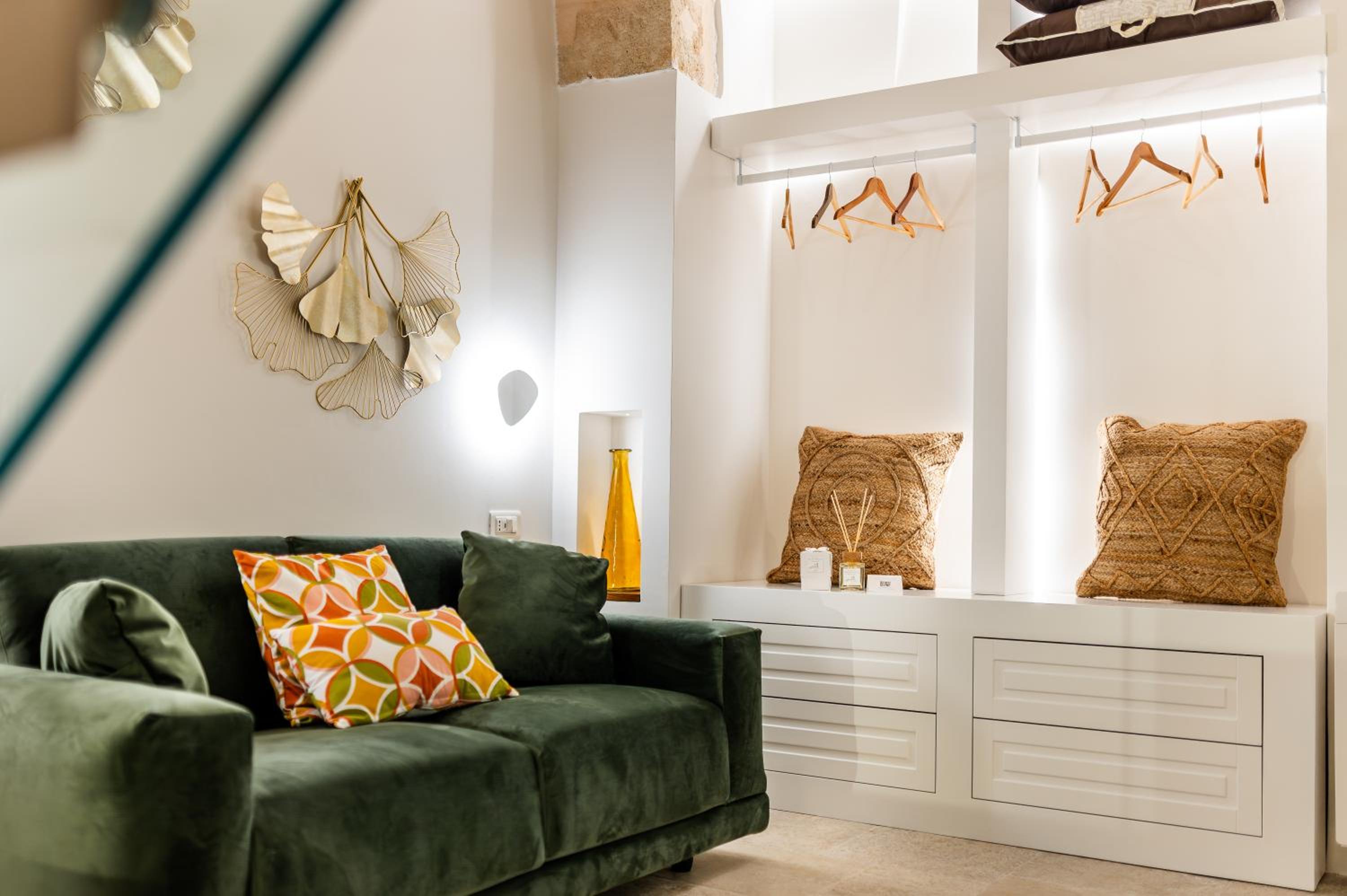 Old Court Luxury Suite&Spa by MONHOLIDAY photo 3