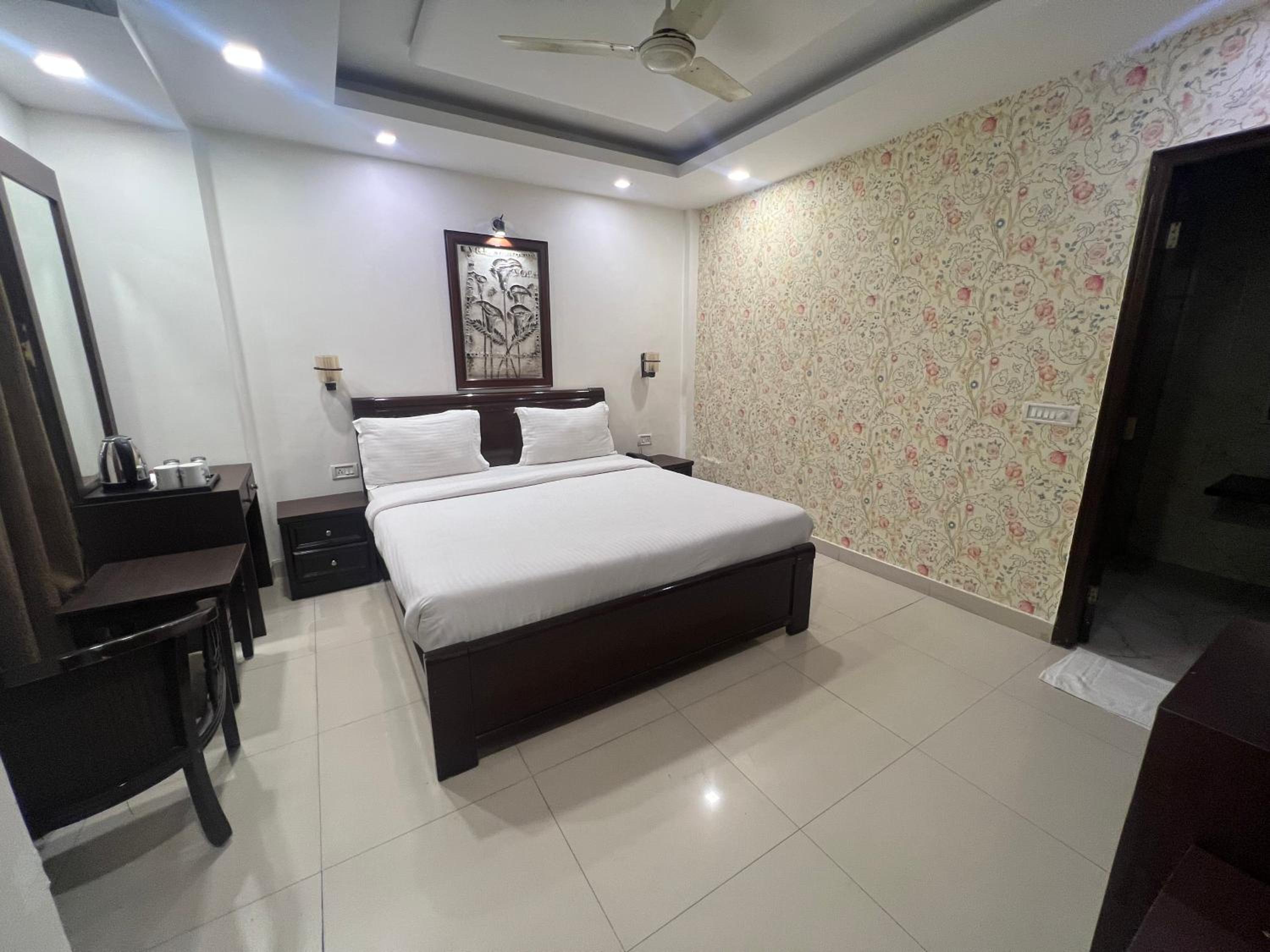 Gurgaon Vacations - Nikko Blue - Boutique Hotel - Property Image 12