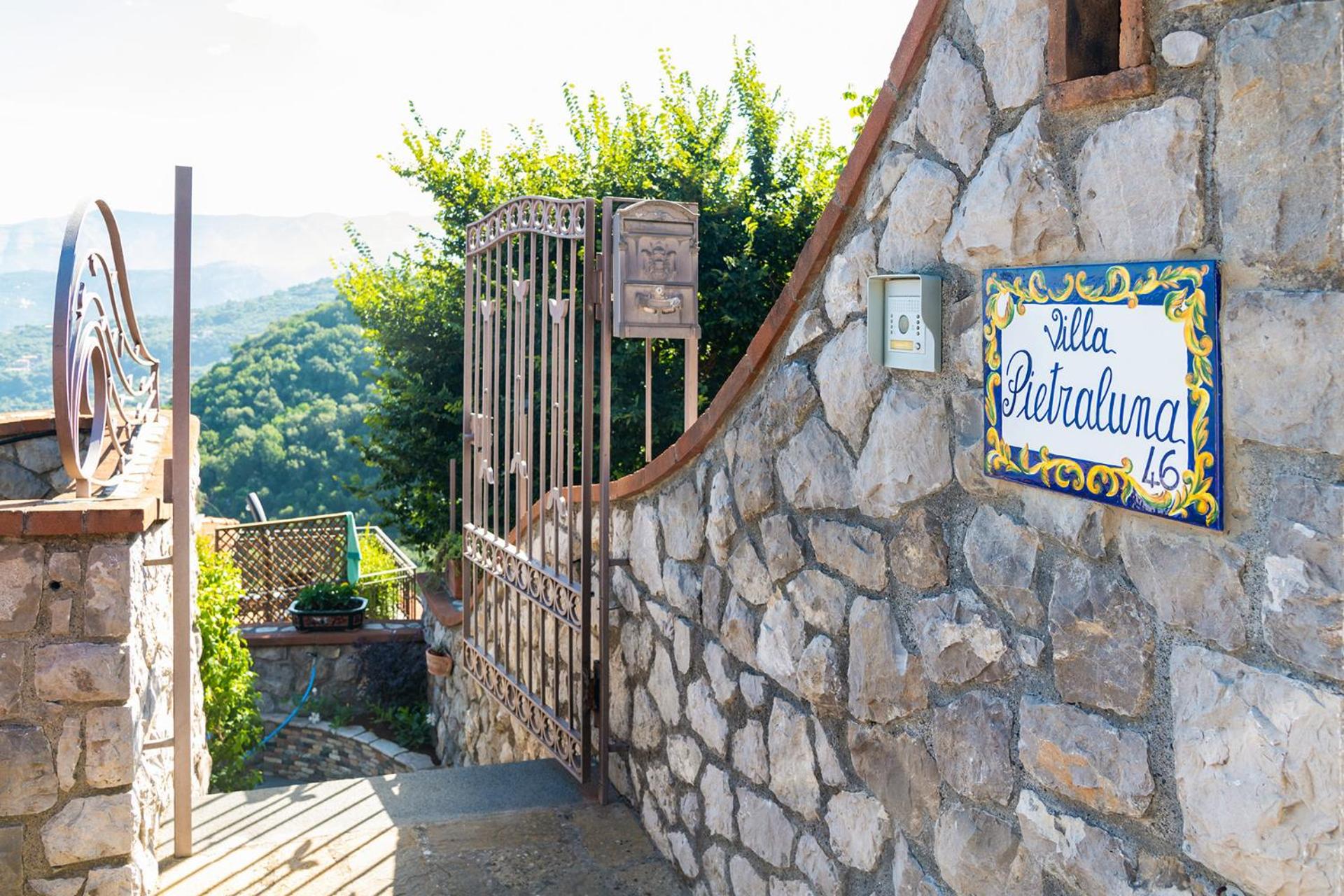 Villa Pietraluna