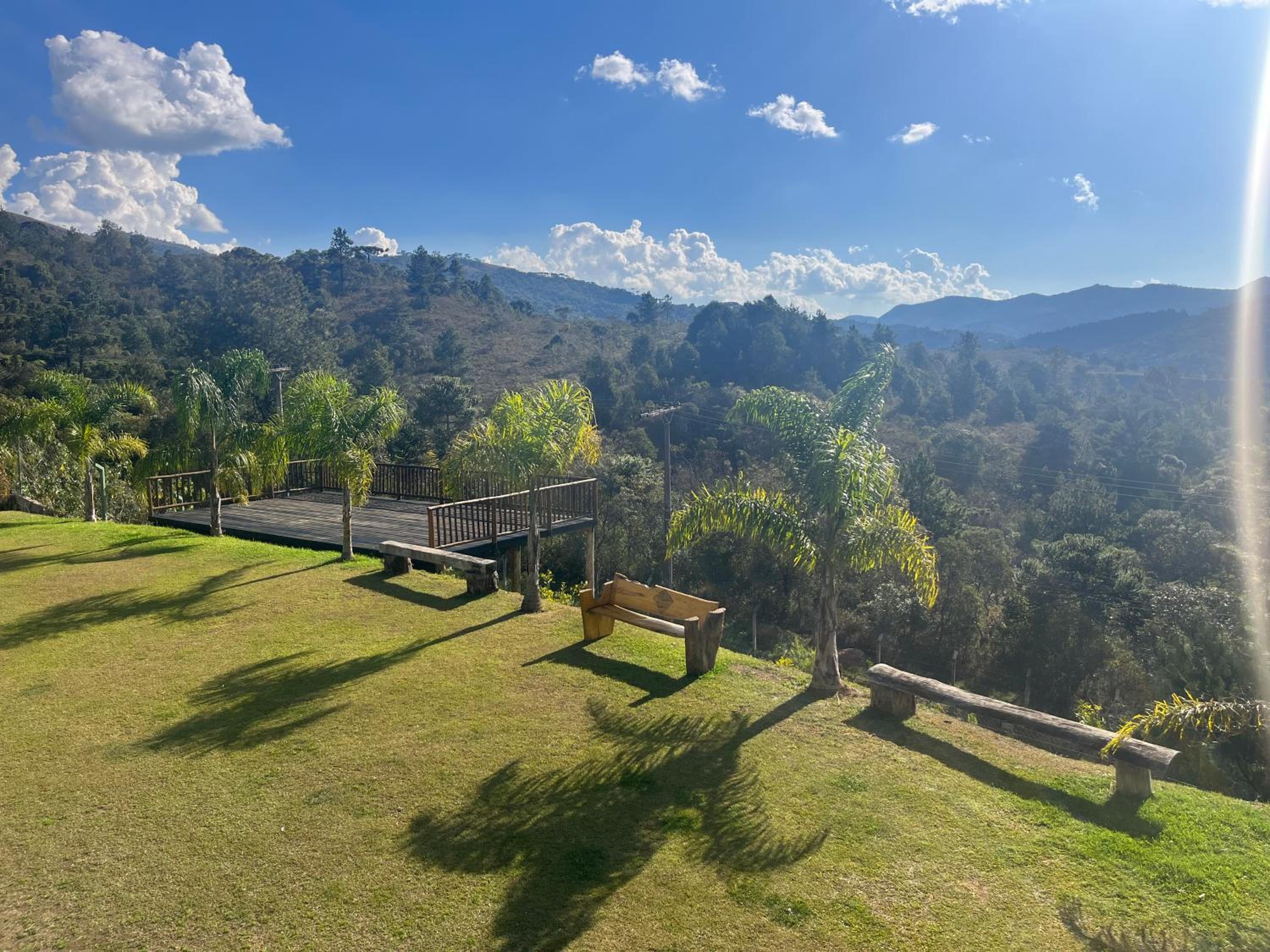 Casa ampla com vista, fogo de chão, área gourmet - 16 min do Capivari