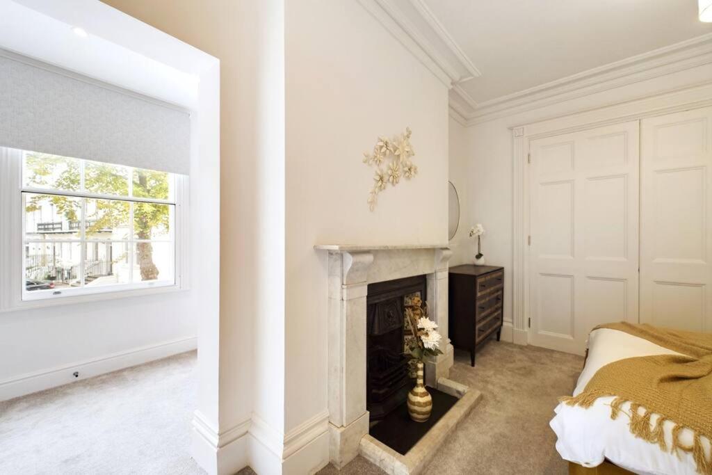 Belle Vue Stylish Town Centre Apartment with Private Parking view 2