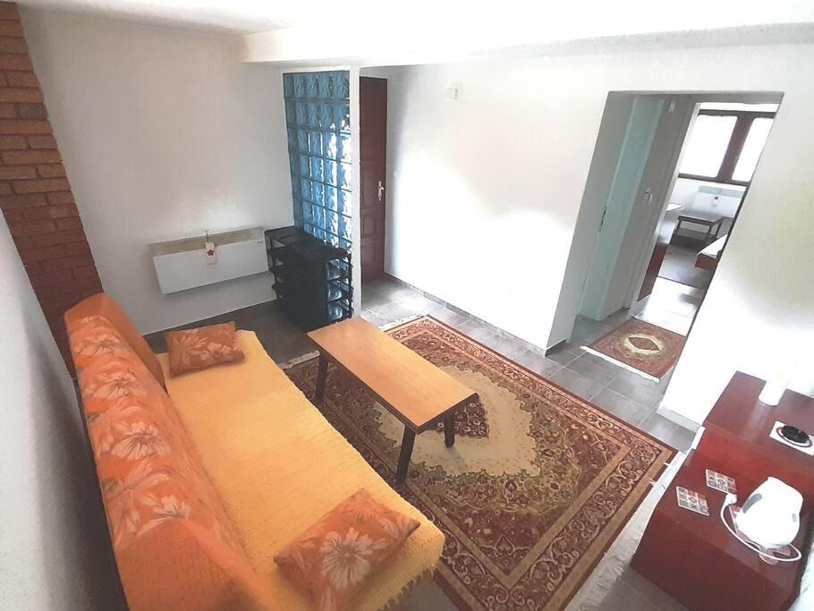 Cozy guest apartment very quiet and pleasant : )
