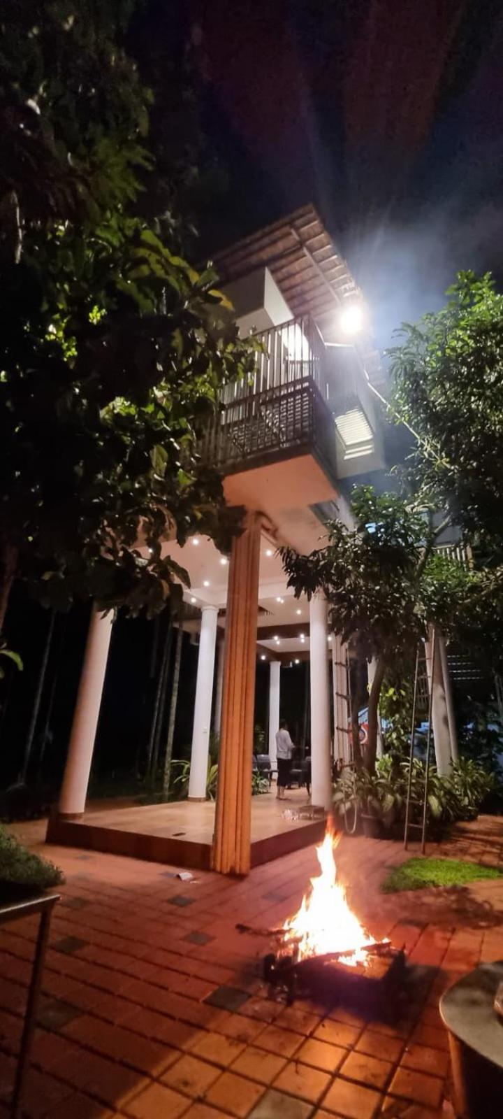 Serenity Villa and Treehouse