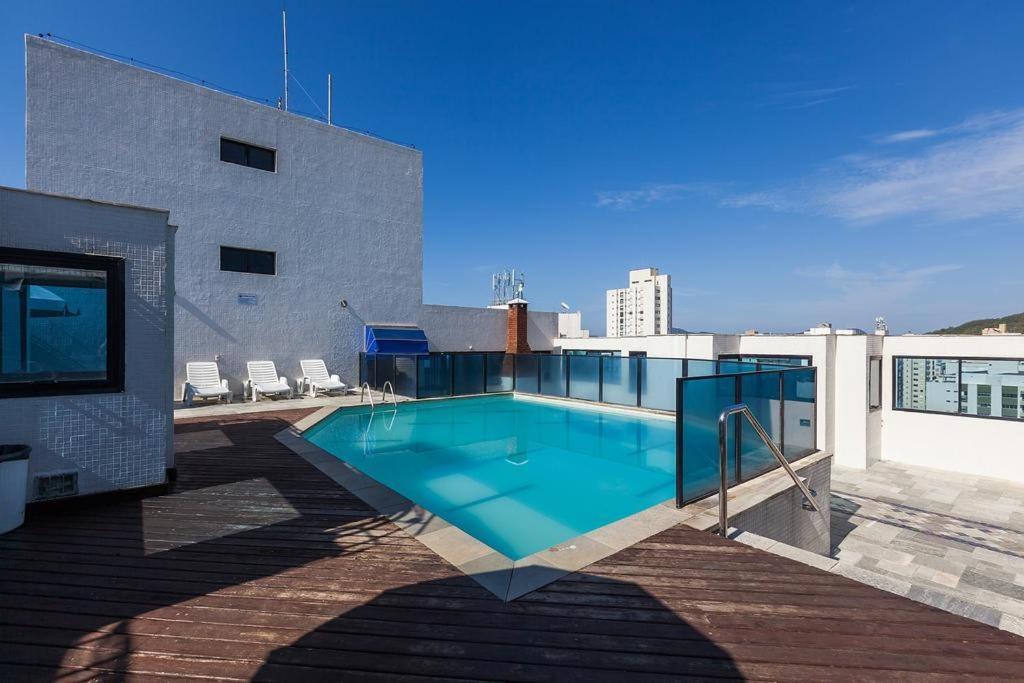Apartamento dois dormitórios Praia das Pitangueiras