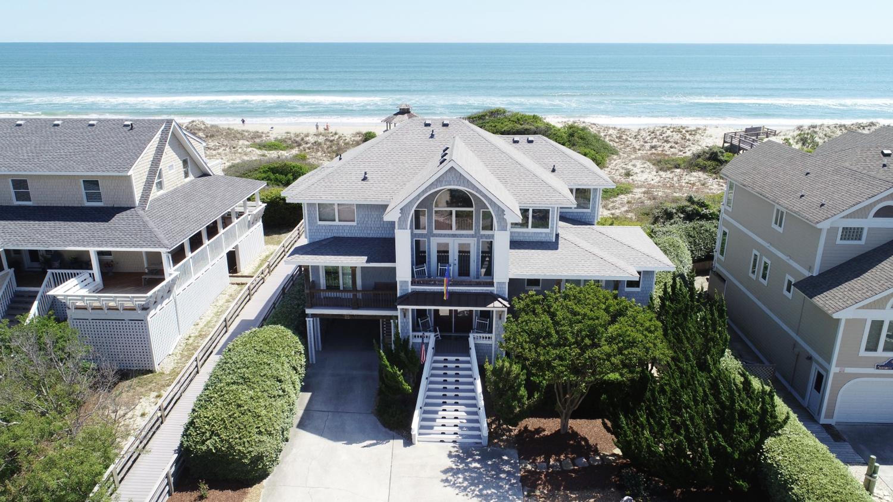 Ocean Views, Den, Community Pools, Close to Beach access, 103, Brigadune-Oceanfront view 4