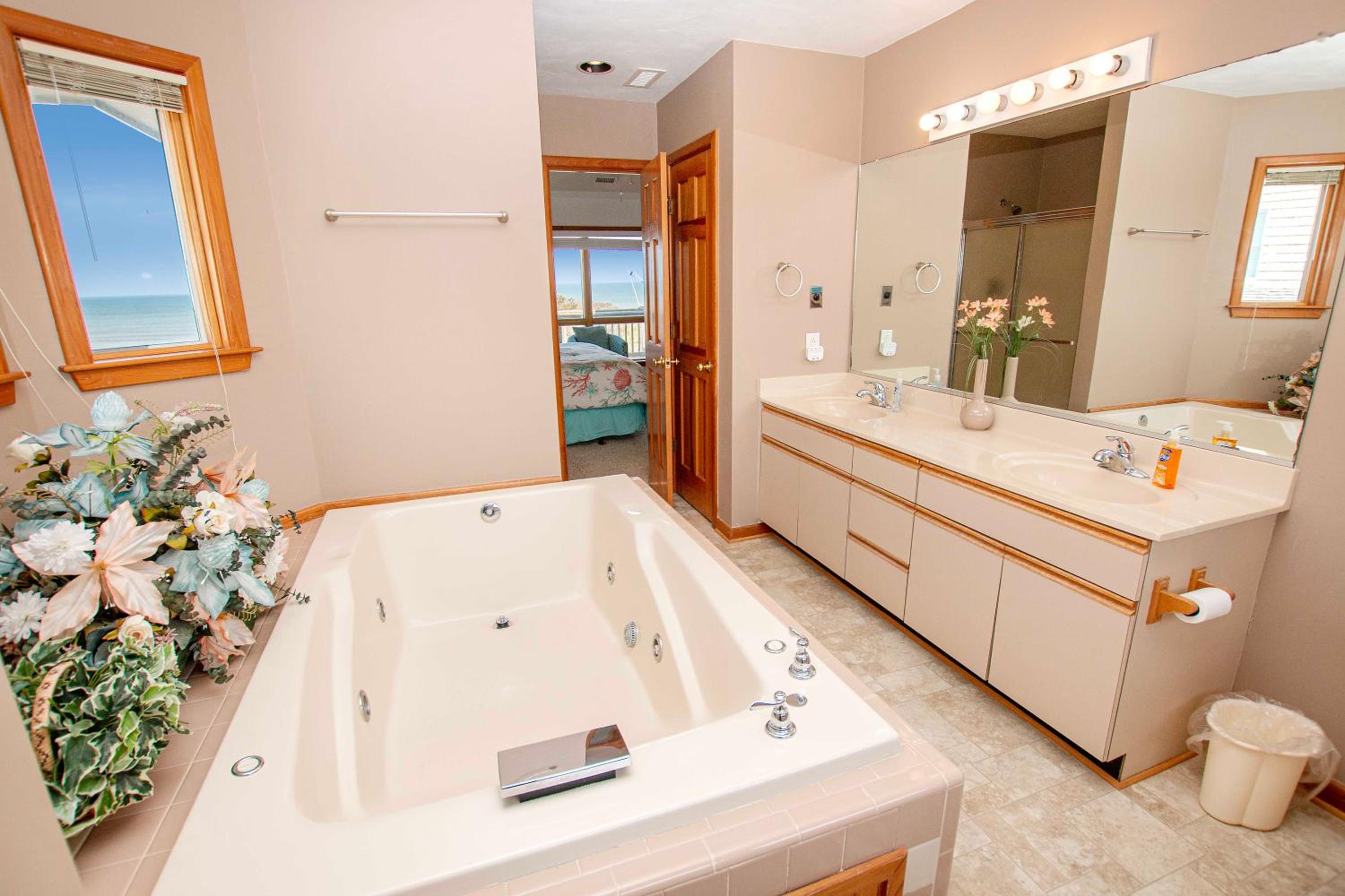 Ocean Views, Den, Community Pools, Close to Beach access, 103, Brigadune-Oceanfront view 2
