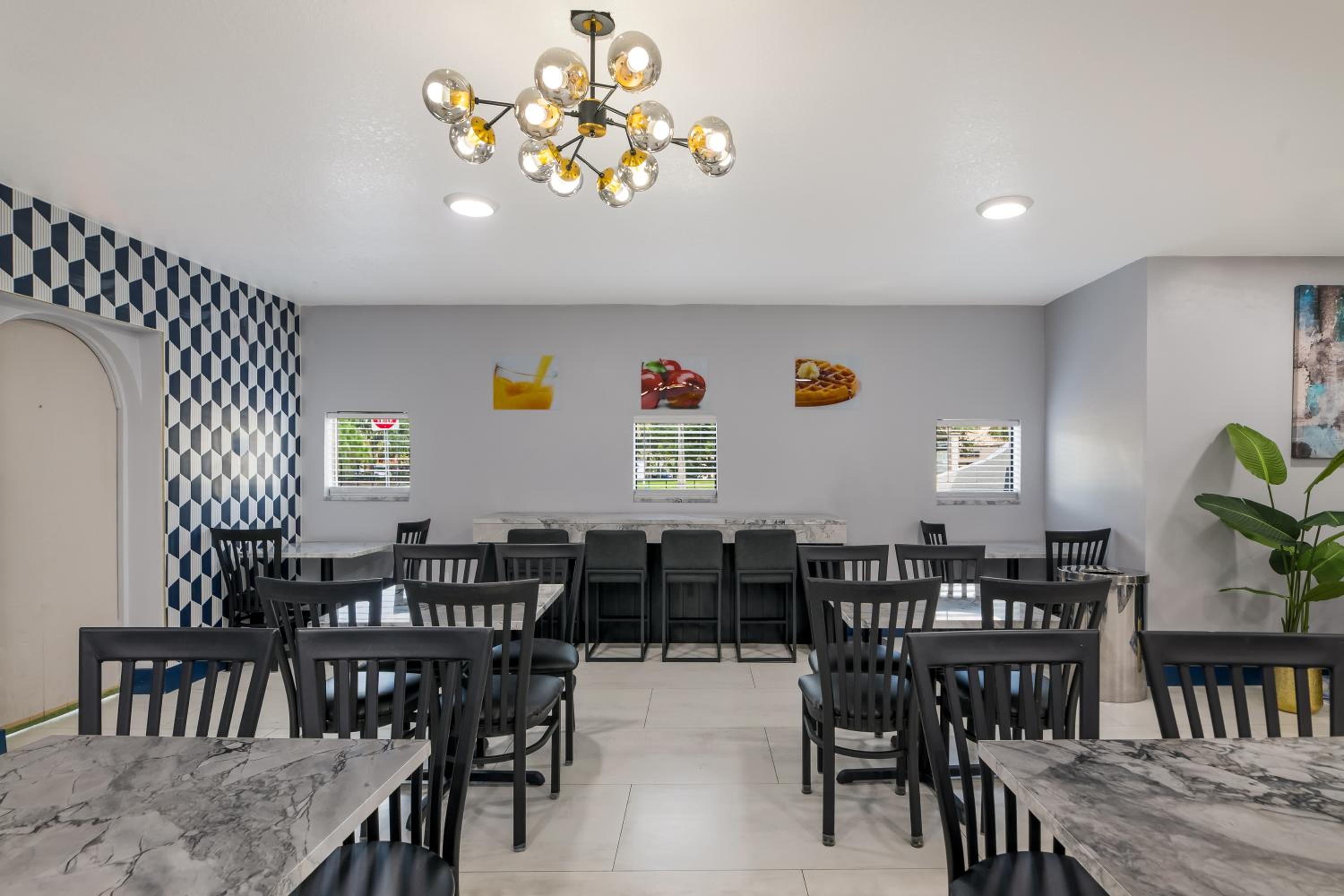 Orlando Vacations - Quality Inn  Suites Altamonte Springs Orlando-North - Property Image 2