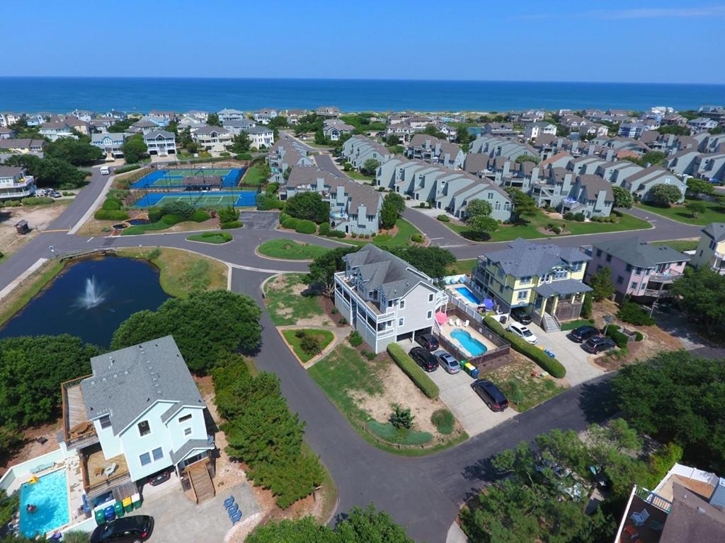 Oceanside, Pool table, Priv Pool, Hot Tub, Community Amenities, 1, Ship's Chandler view 2