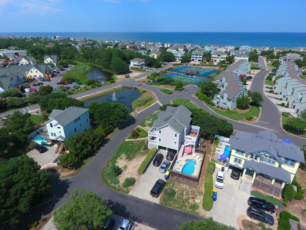 Oceanside, Pool table, Priv Pool, Hot Tub, Community Amenities, 1, Ship's Chandler view 3