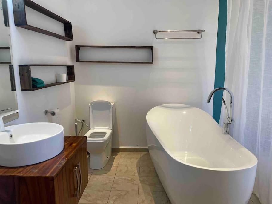 Beautiful 3 rooms apartment, 2 beds & 1 dressing room view 3