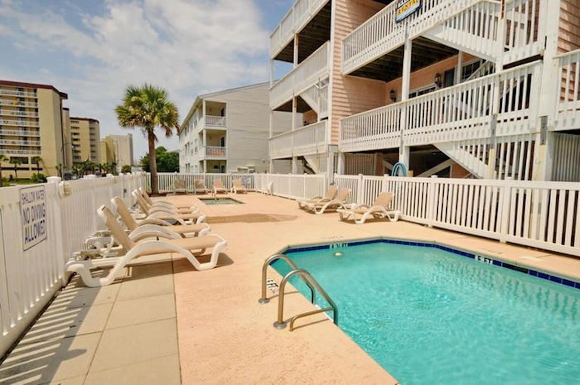 Hotel Luxurious Home with Theatre Room - Image 1