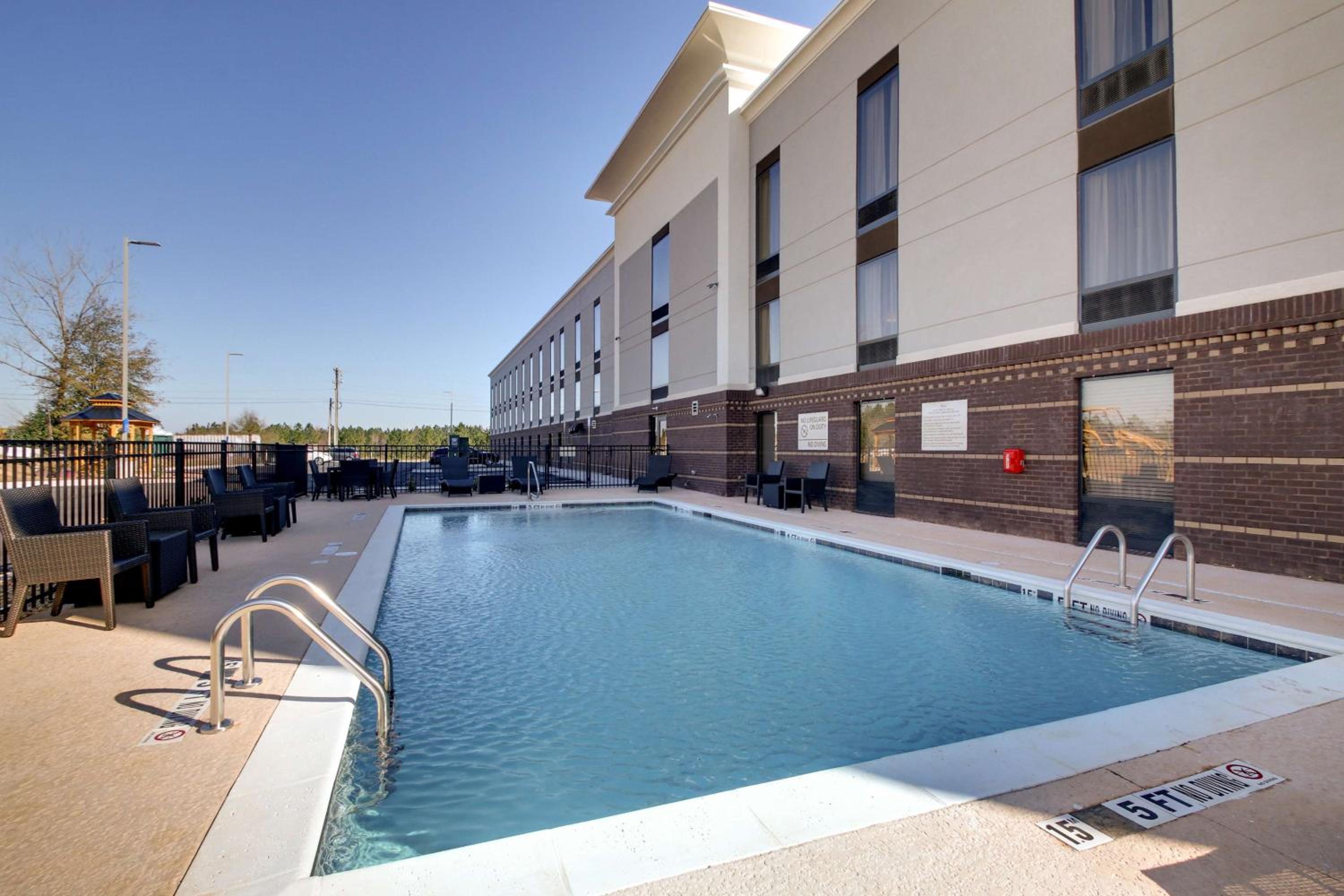 Cordele Vacations - Hampton Inn  Suites Cordele - Property Image 2