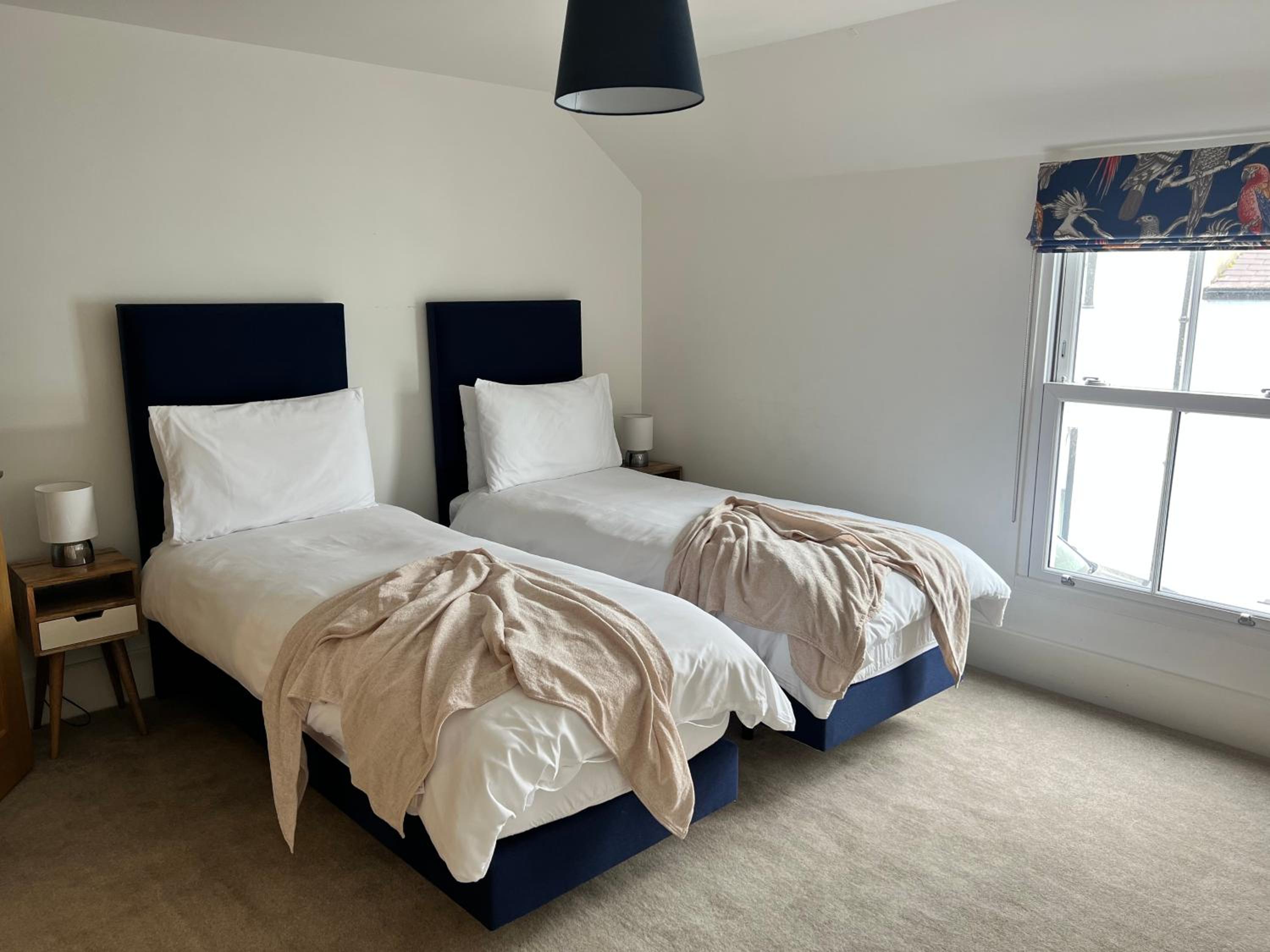Modern Townhouse in the heart of Beaumaris view 4