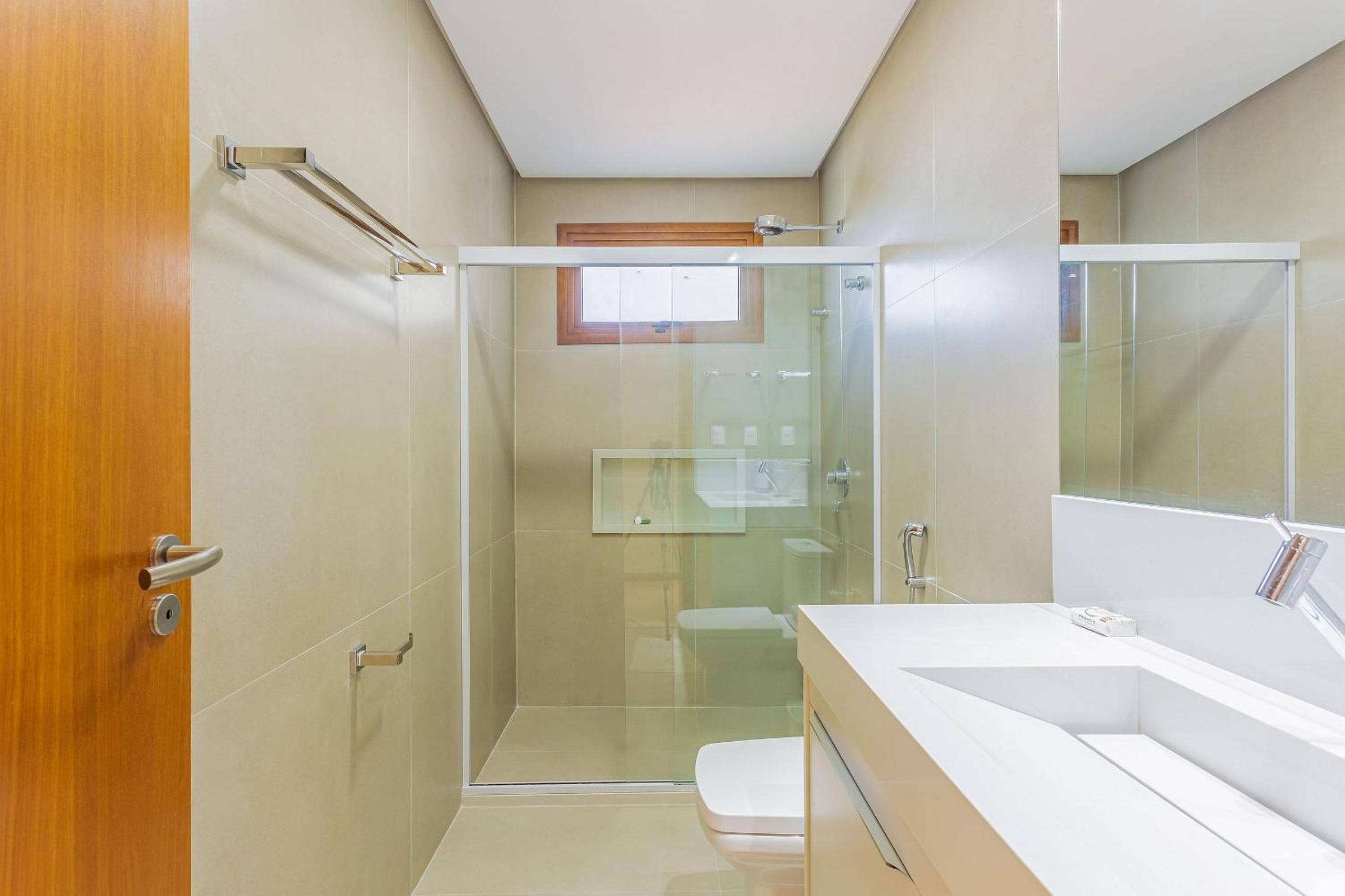 PF16 Casa Alto Padrão 5 Suites - Praia Bella, with exclusive access to the beach!