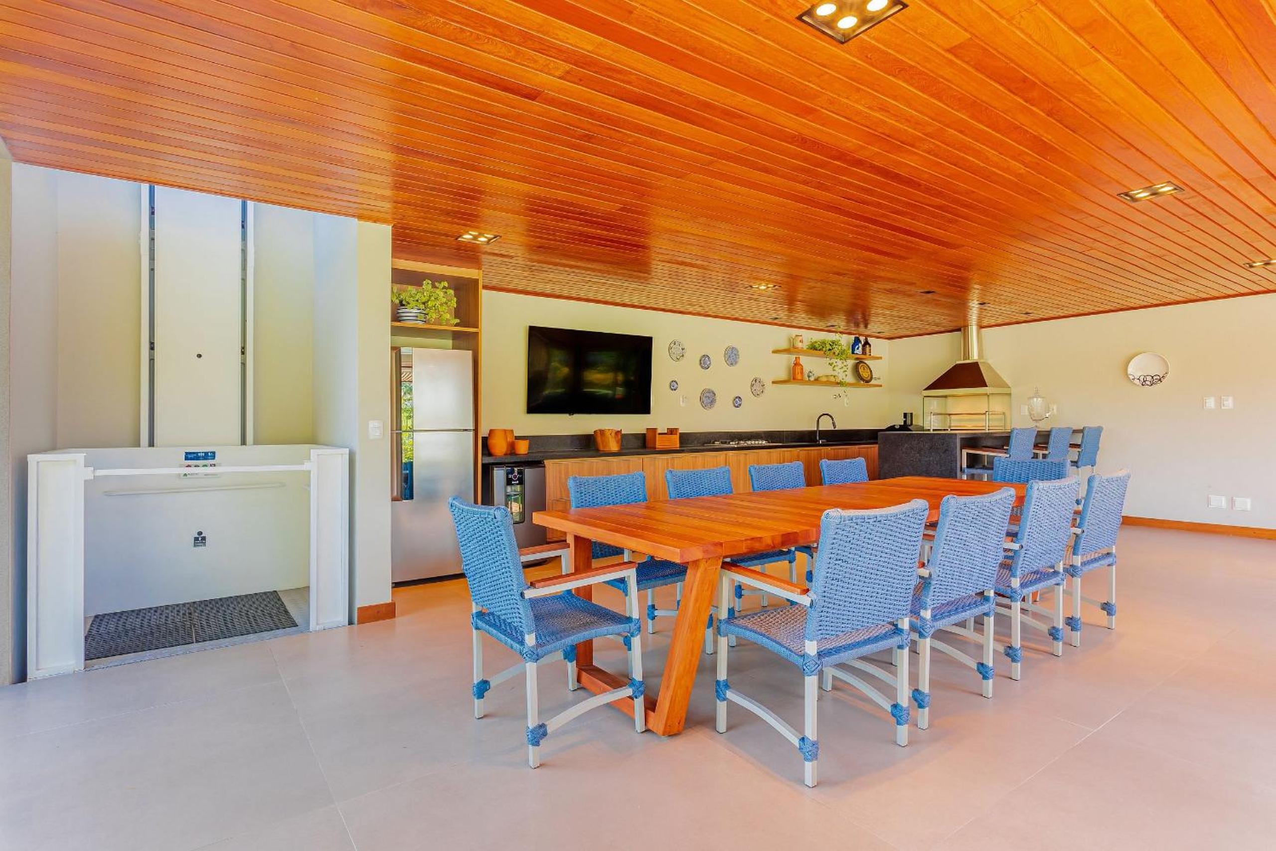 PF16 Casa Alto Padrão 5 Suites - Praia Bella, with exclusive access to the beach!