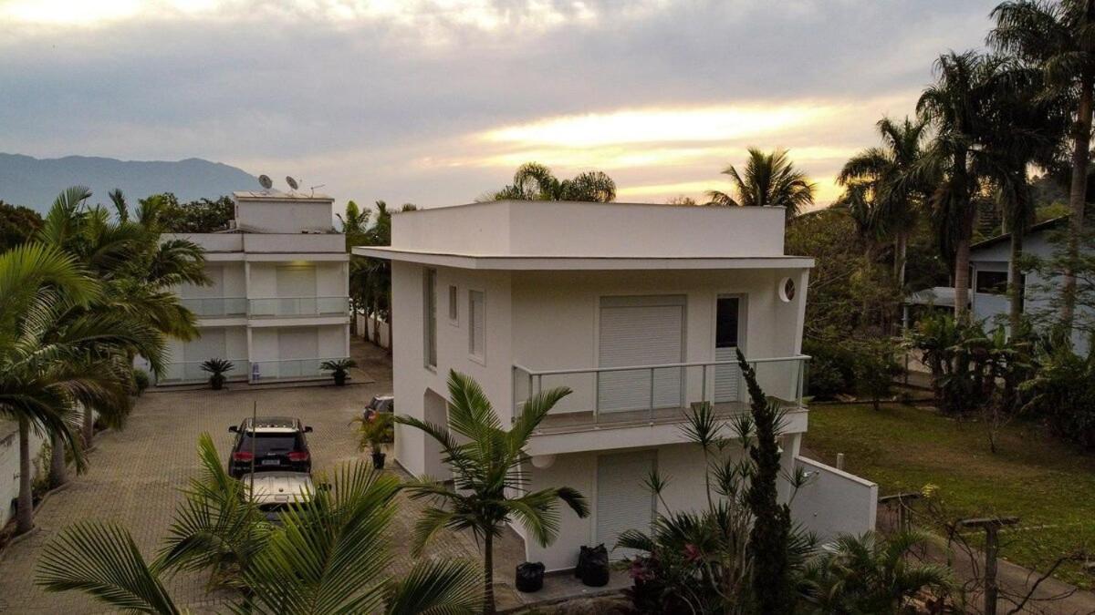 Praia por do sol sossego e exclusividade