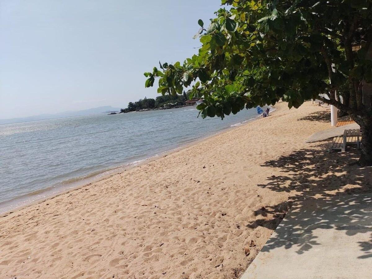 Praia por do sol sossego e exclusividade