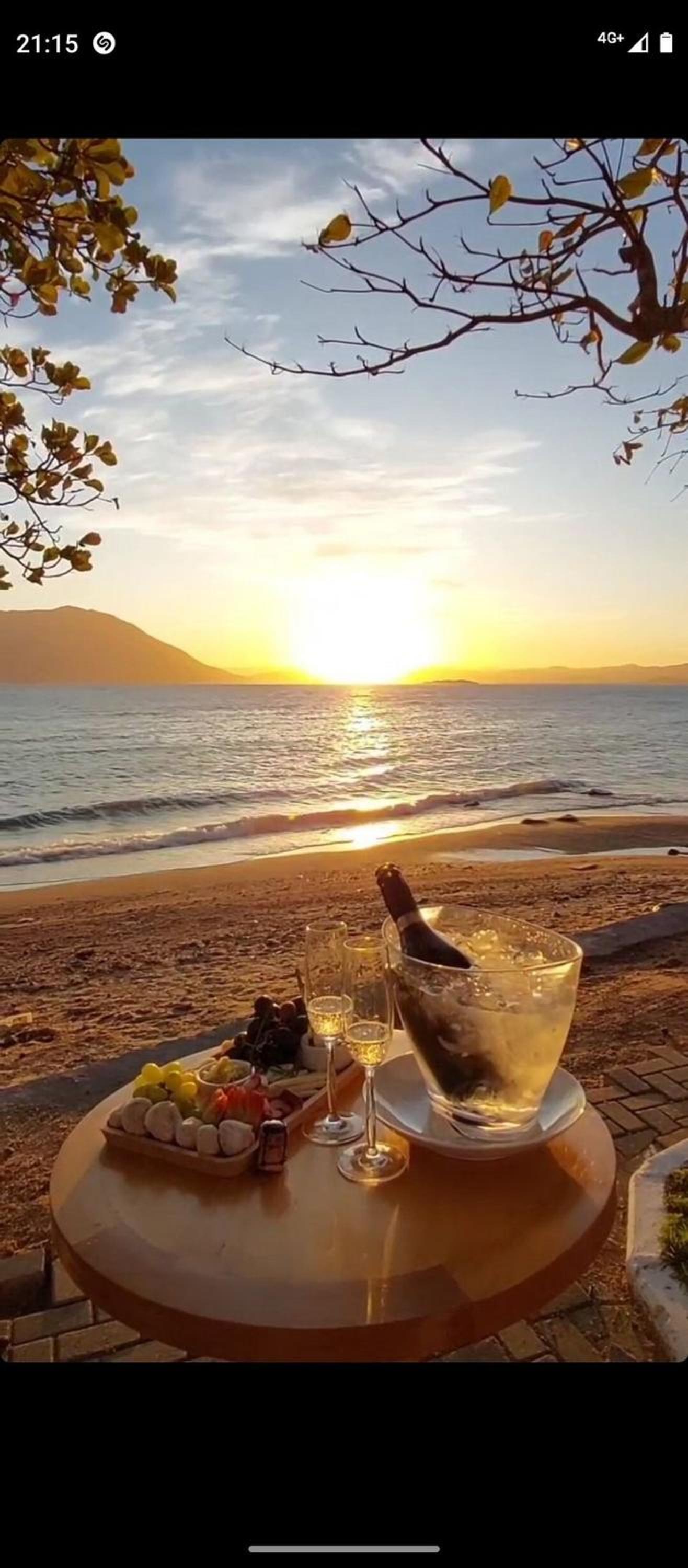 Praia por do sol sossego e exclusividade