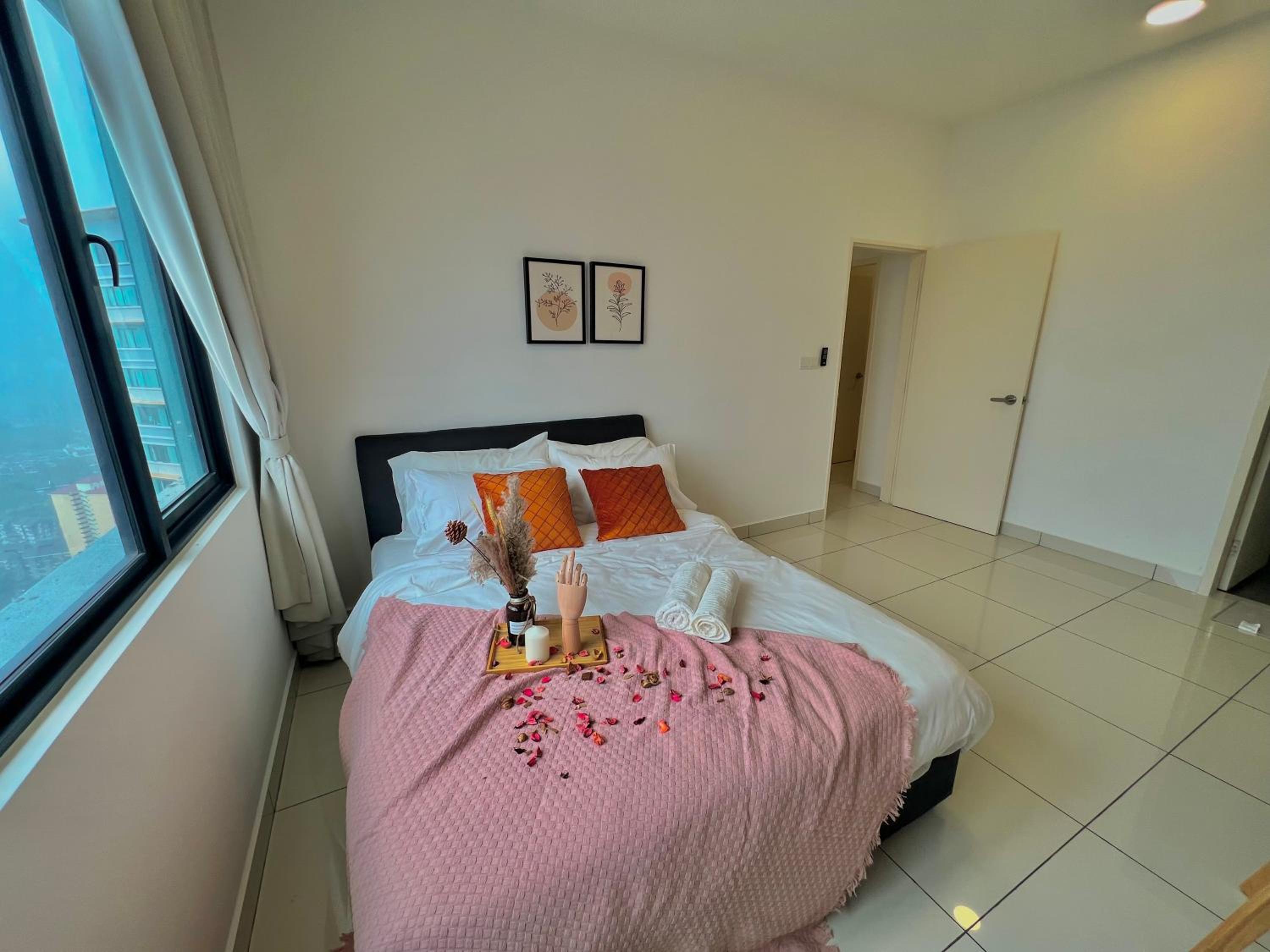 KLCC Mrt Lrt Premium Homestay 11 Pax