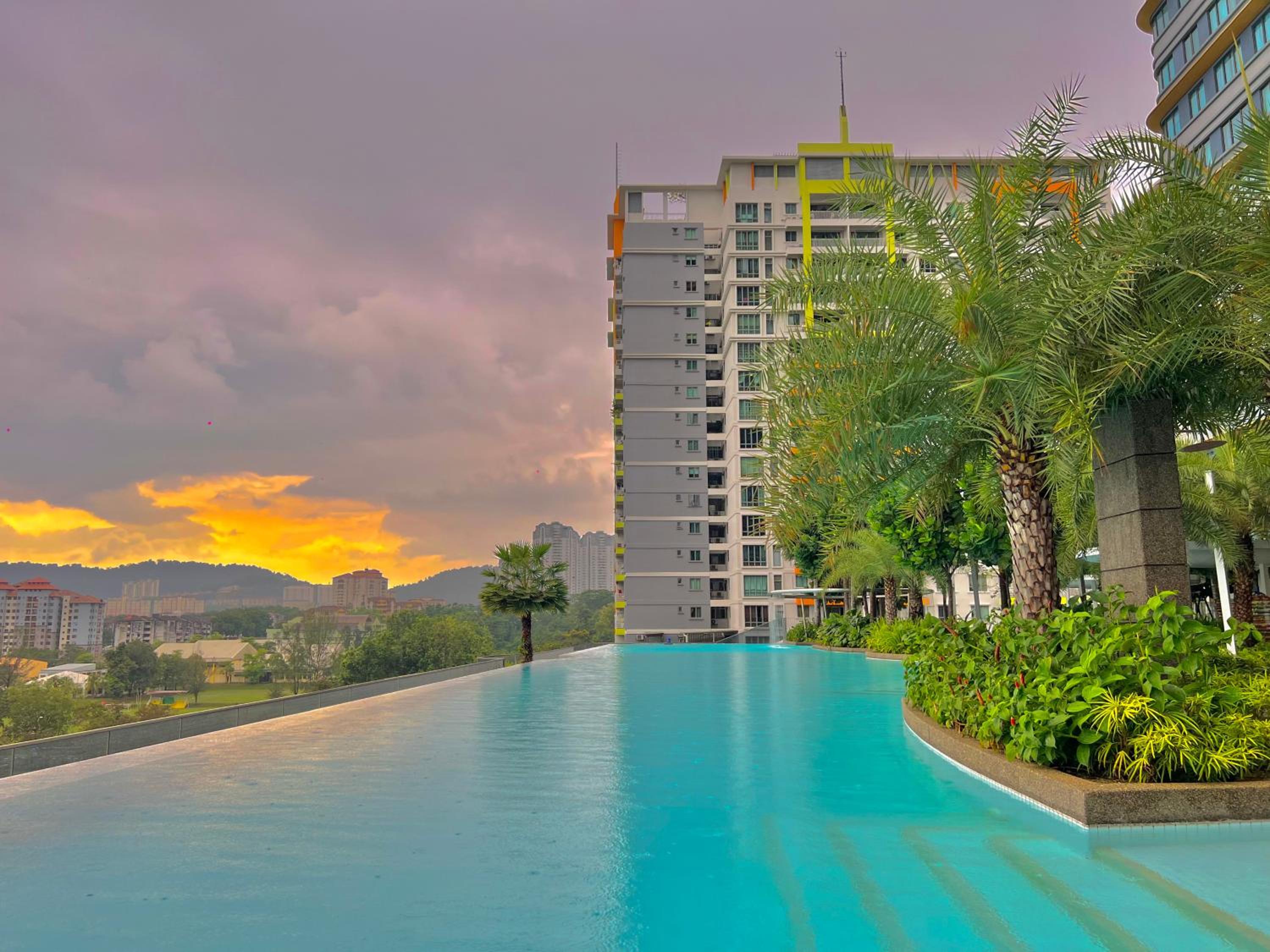 KLCC Mrt Lrt Premium Homestay 11 Pax