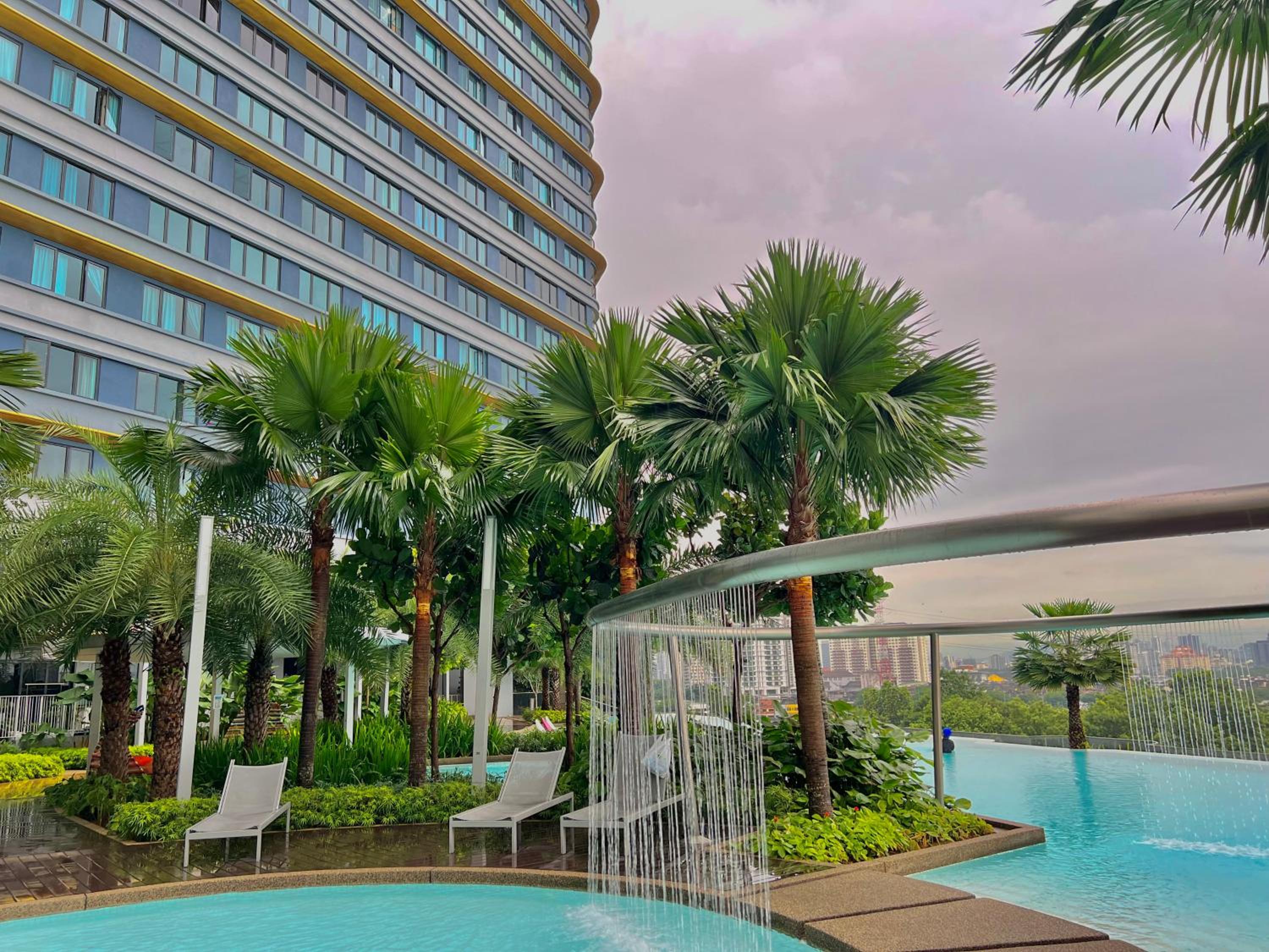 KLCC Mrt Lrt Premium Homestay 11 Pax