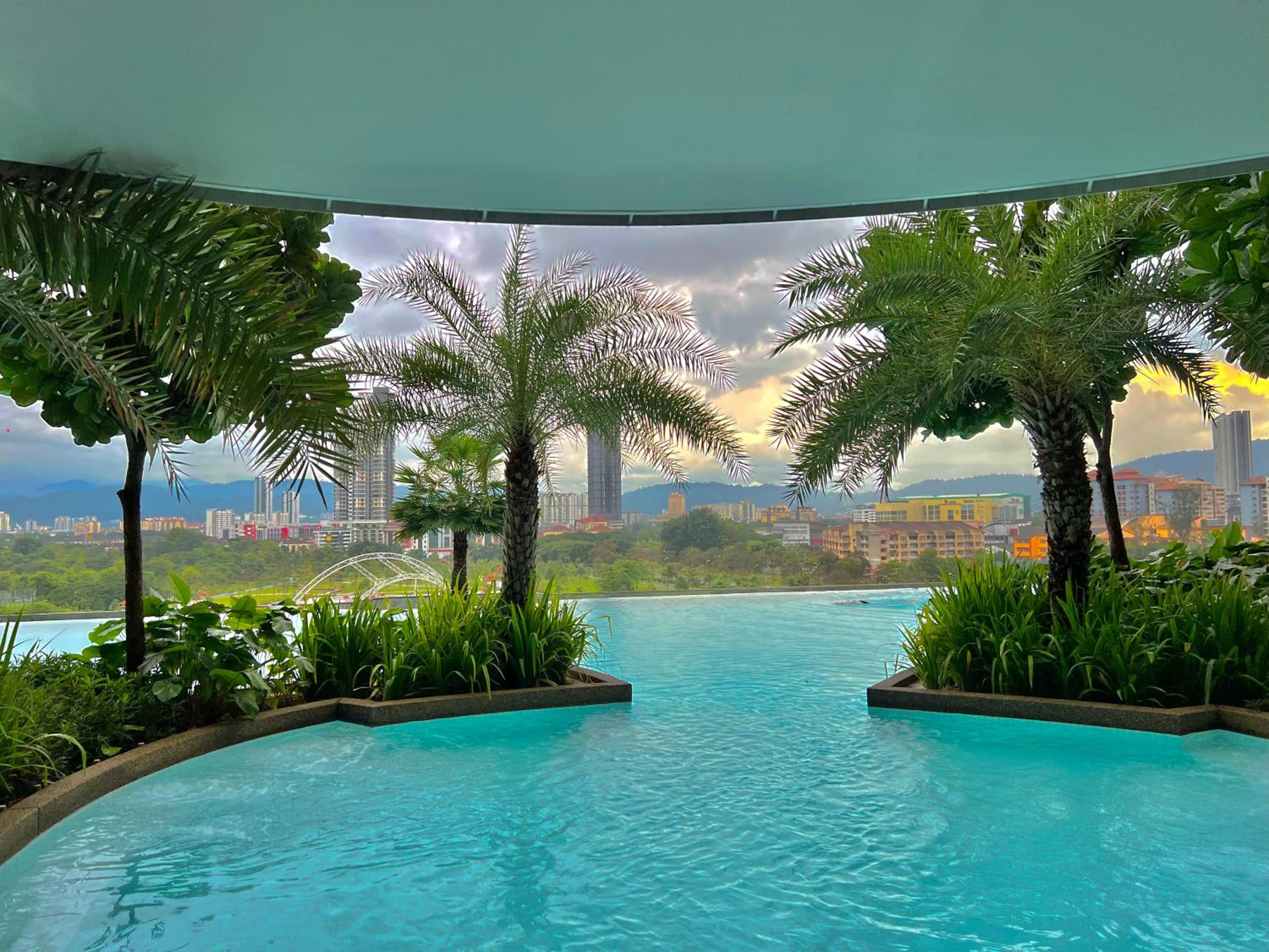 KLCC Mrt Lrt Premium Homestay 11 Pax
