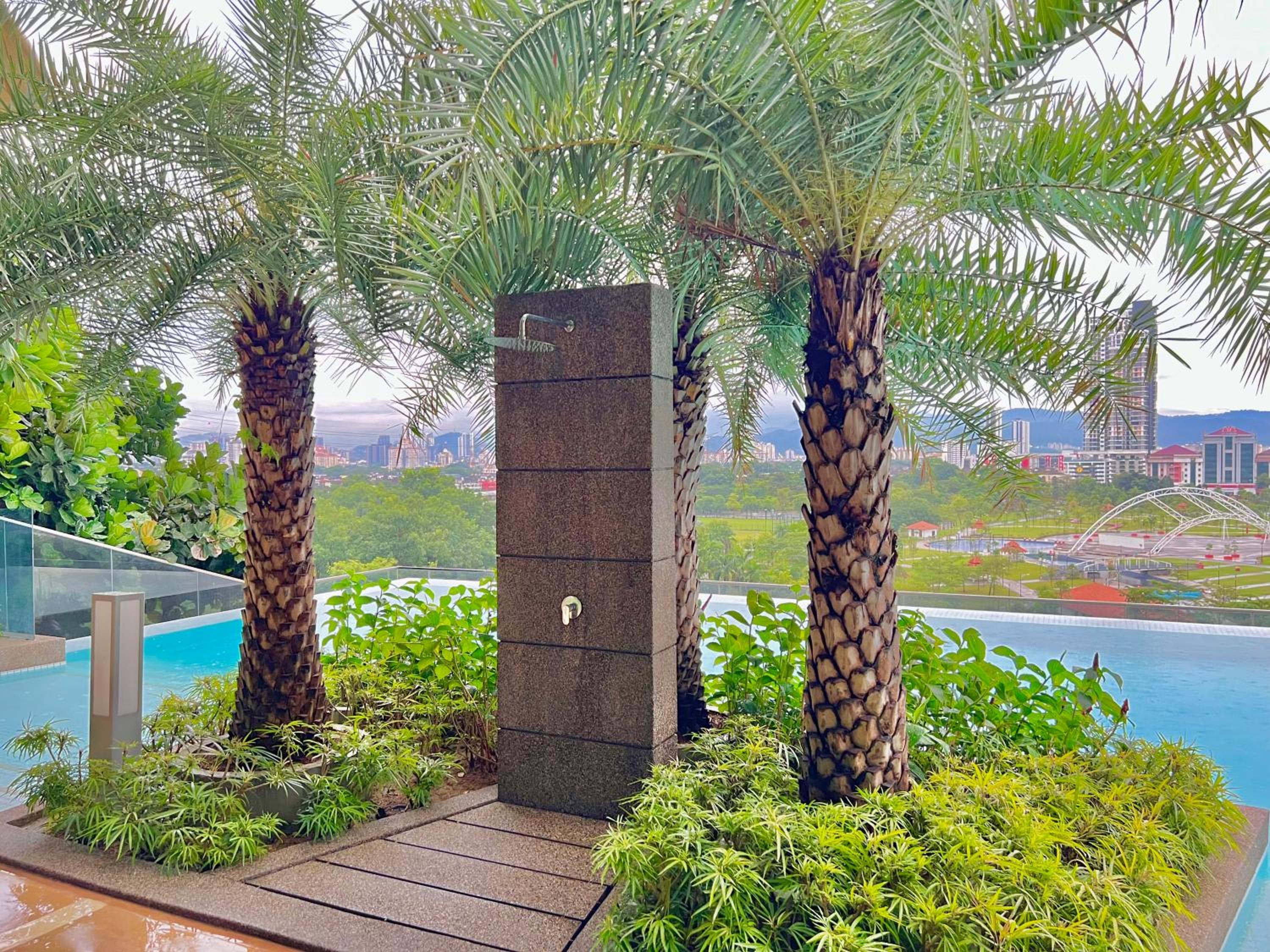 KLCC Mrt Lrt Premium Homestay 11 Pax