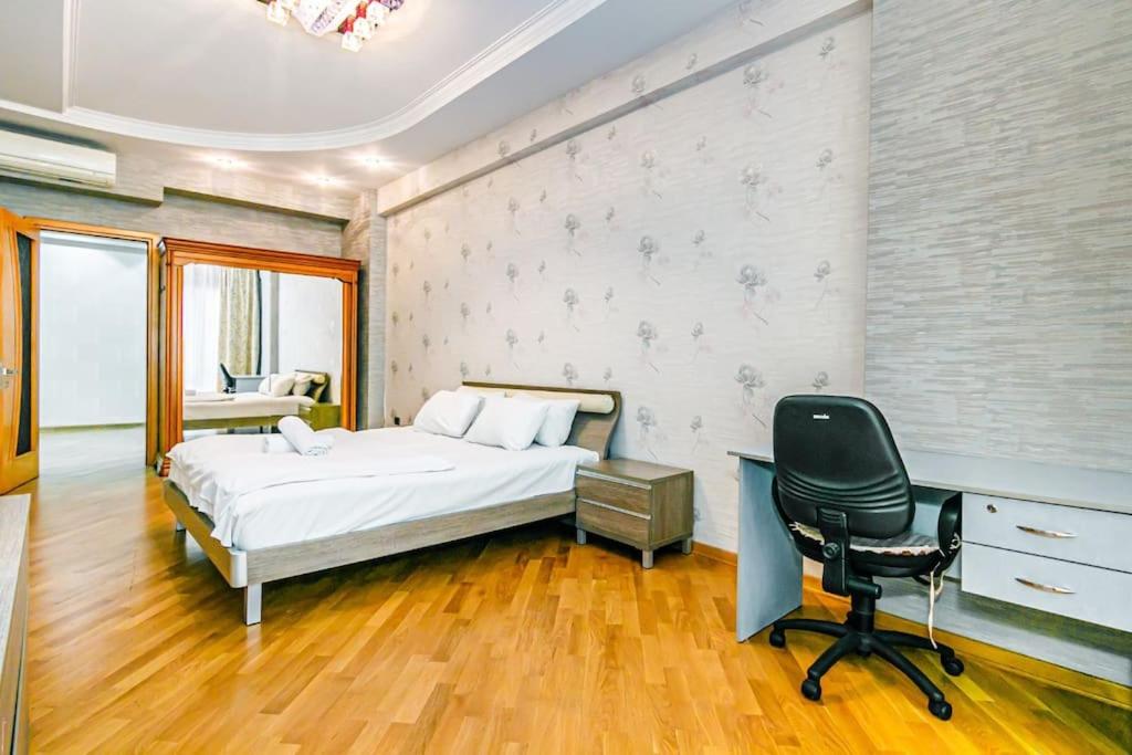 Baku Apartment FSCN