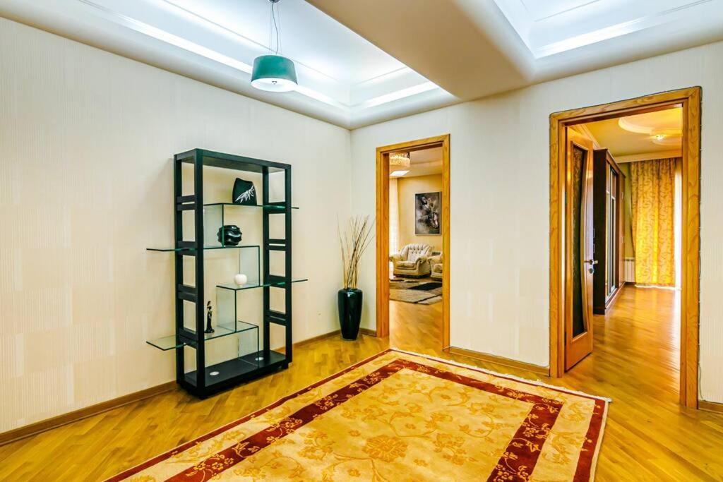Baku Apartment FSCN
