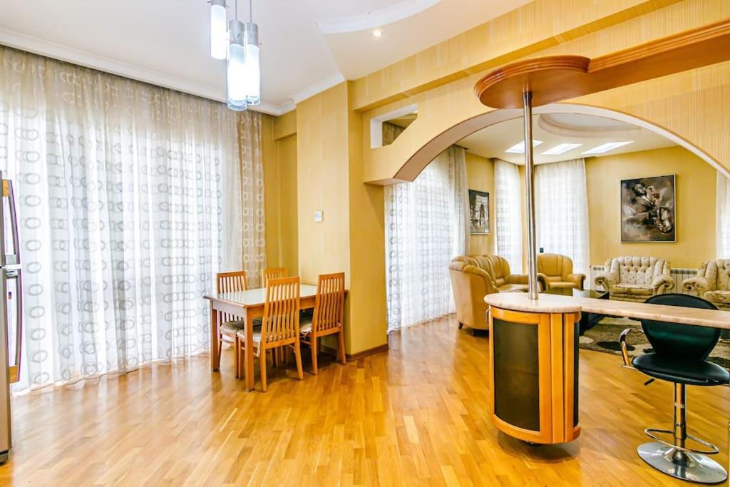 Baku Apartment FSCN