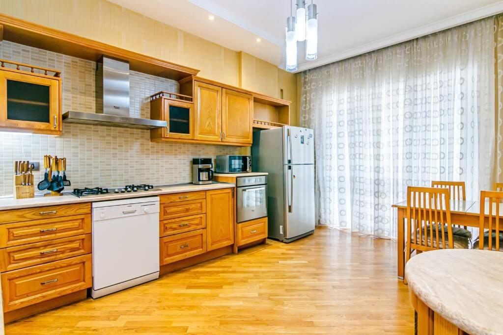 Baku Apartment FSCN
