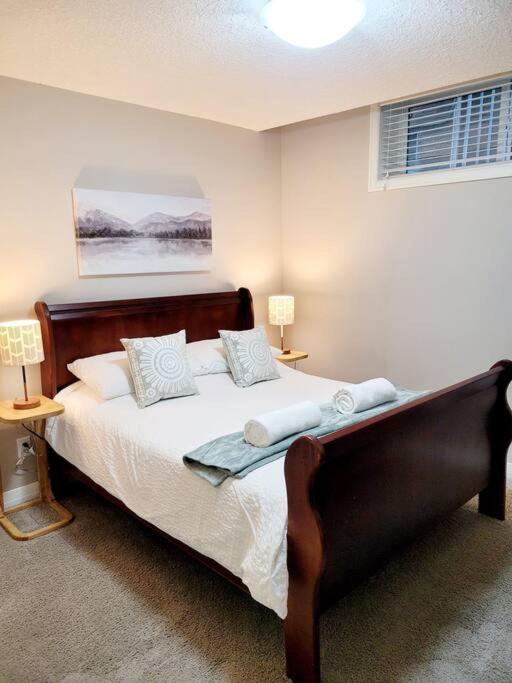 Mahogany Escape - Your Calgary Oasis
