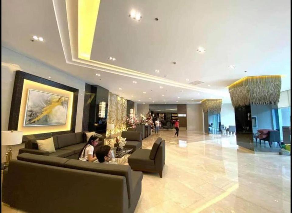 Fame Residences - Comfy 1BR Condo with Free Wi-Fi and Netflix view 2