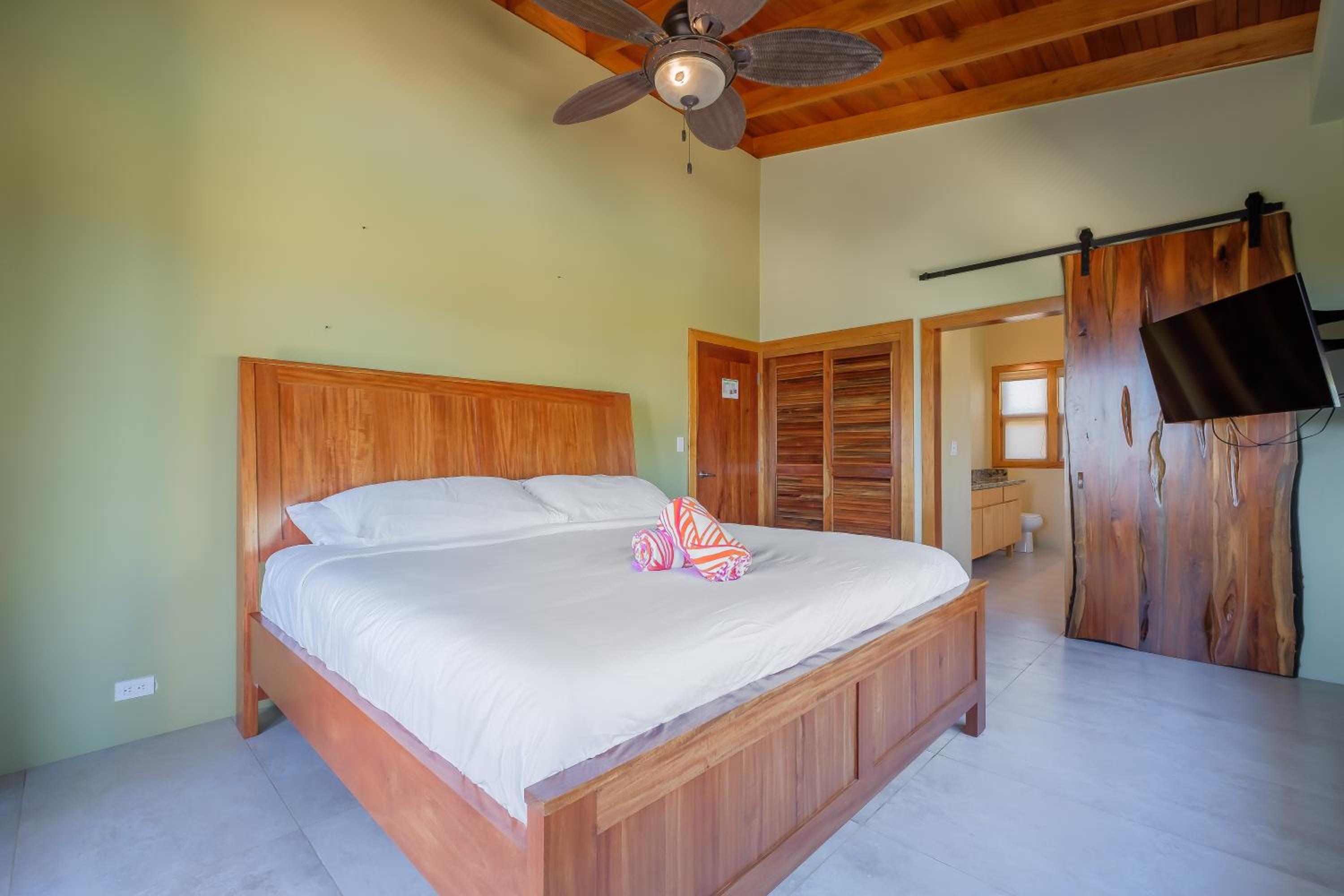 Beachfront Villa Island Pearl Gold Standard Certified