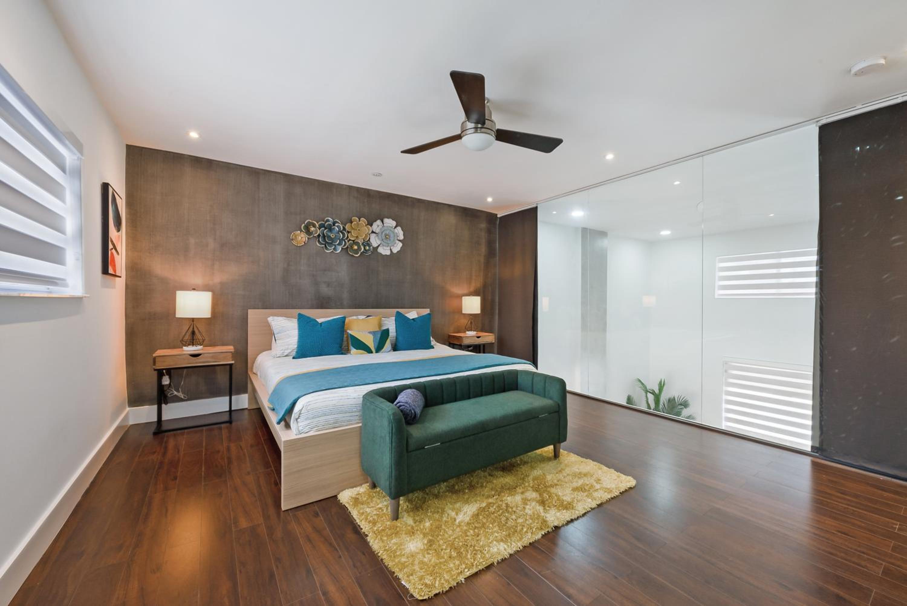 Experience Miami's Bongo's House Private Pool and Game Room Luxury Rental L54